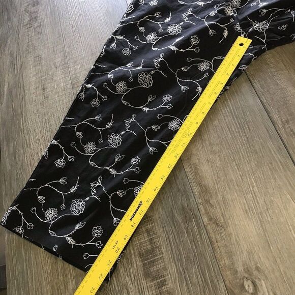 Vintage Van Heusen Black w/ Embroidered White Crop 100% Cotton Pants Size 16 - Picture 9 of 11